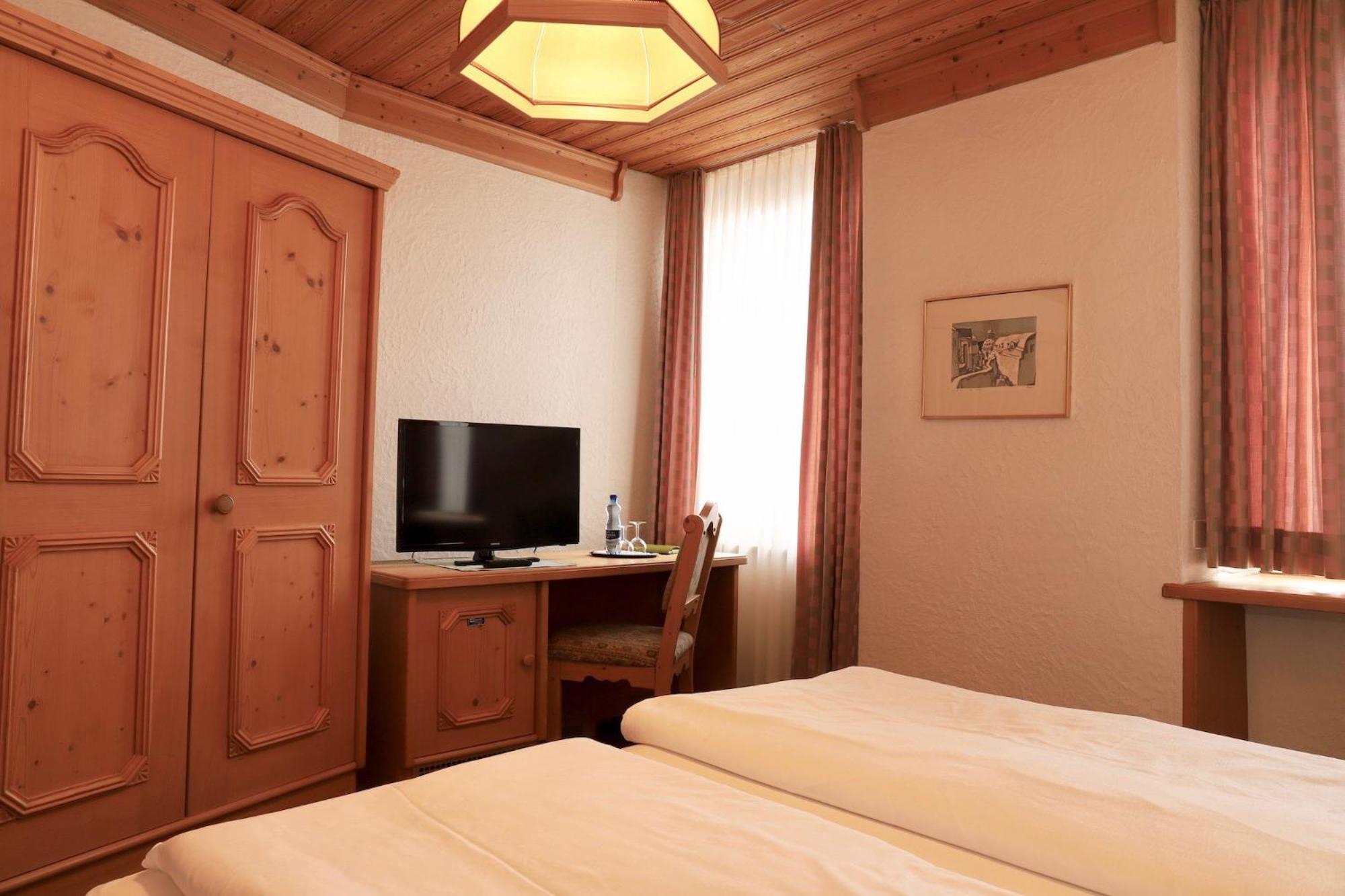 Hotel Hotel-restaurant Weisses Kreuz 3*